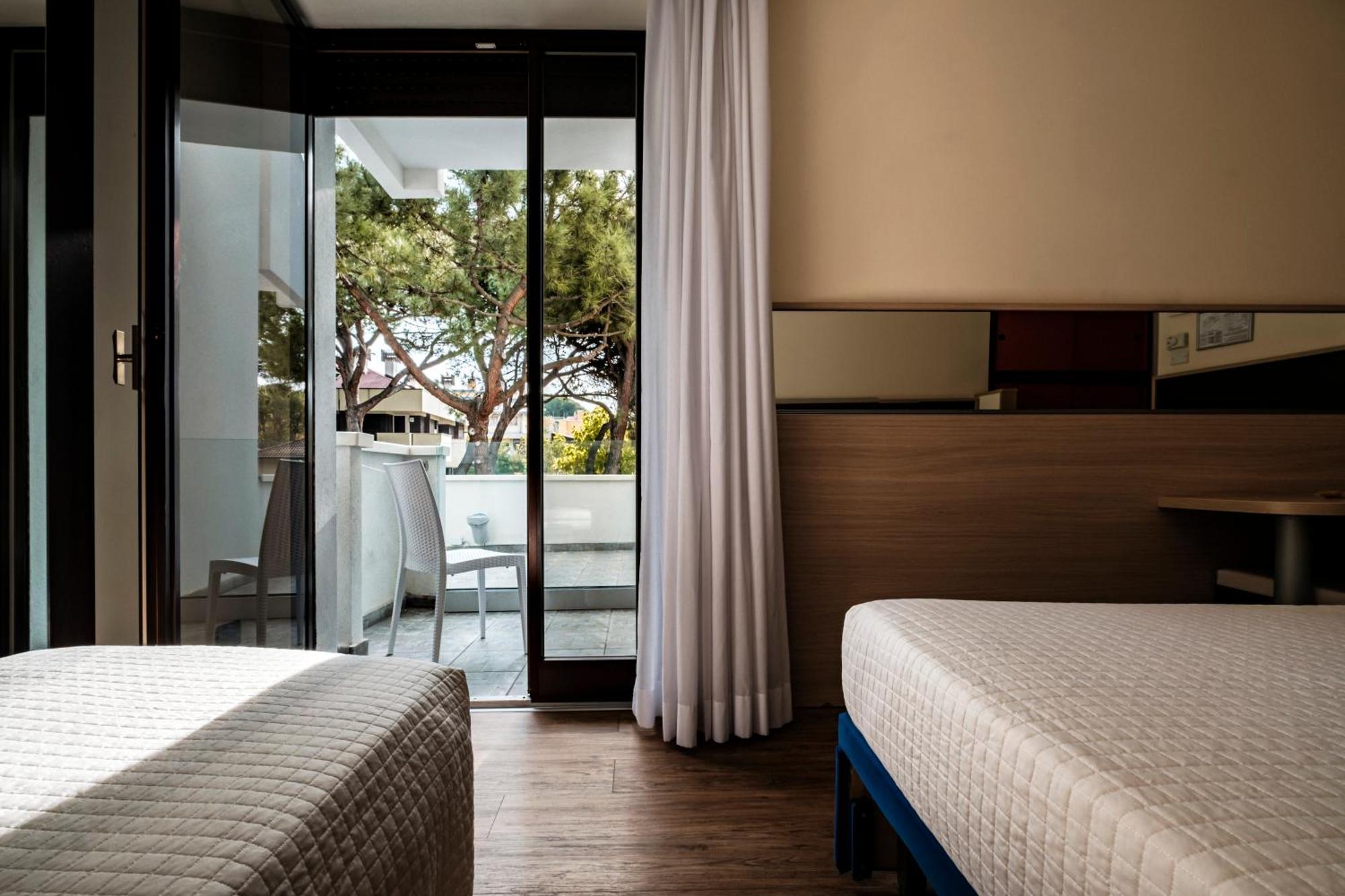 Augustus Hotel Riccione Exterior foto