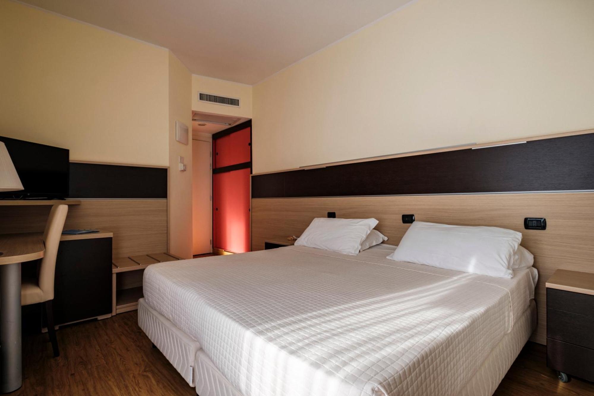 Augustus Hotel Riccione Exterior foto